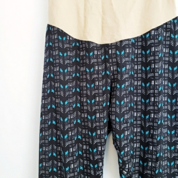 NWT Motherhood Maternity Secret Fit Leggings Geometric XL - Picture 4 of 12